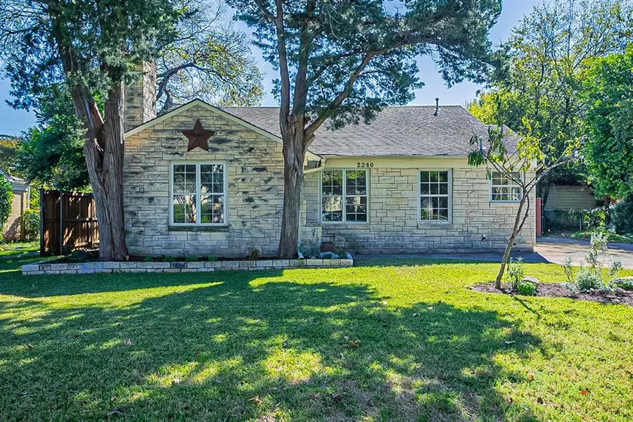 2240 Lawndale Drive, Dallas, TX 75211