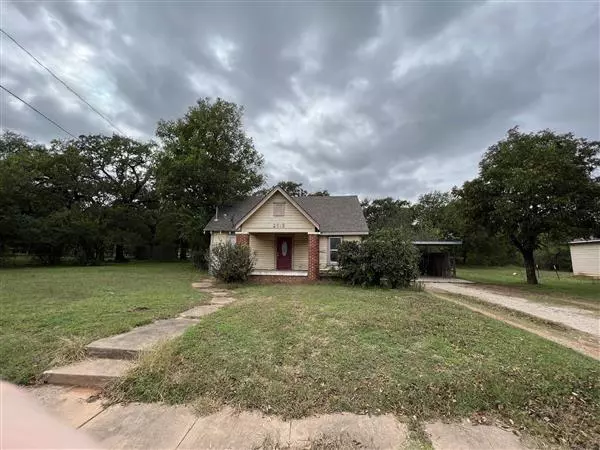 2615 N Oak Avenue, Mineral Wells, TX 76067