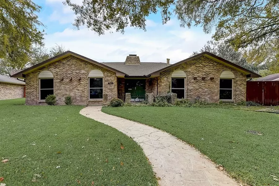 7871 La Sobrina Drive, Dallas, TX 75248