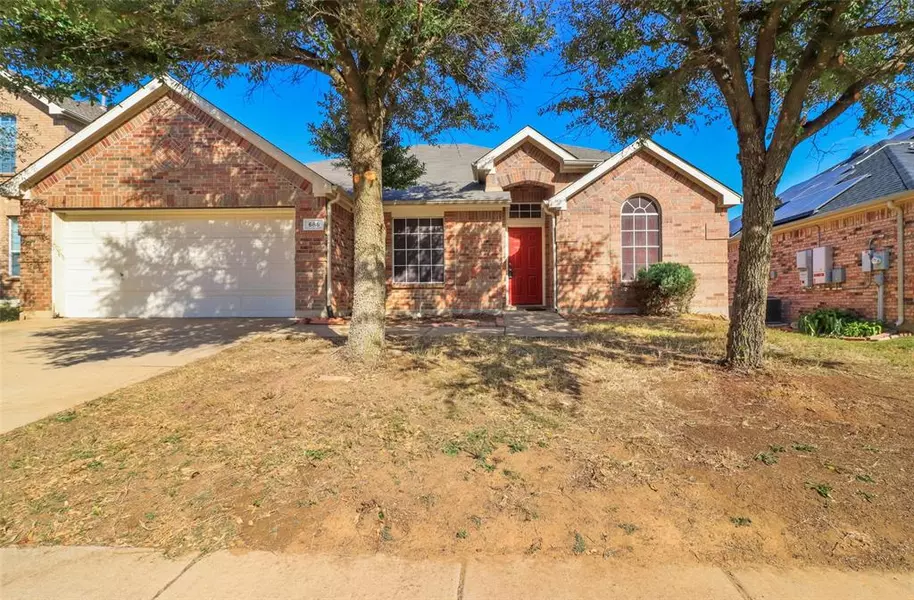 685 S Heights Drive, Crowley, TX 76036