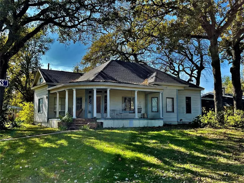 421 N 8th Avenue, Teague, TX 75860