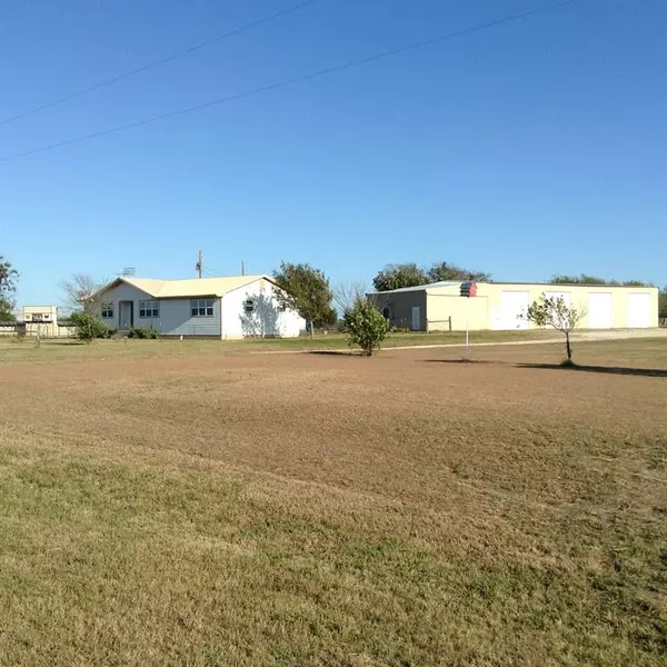 2201 NW 4th, Hubbard, TX 76648