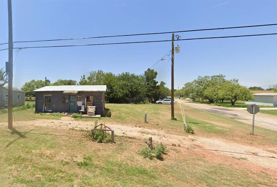 502 Morgan Street, Tye, TX 79563