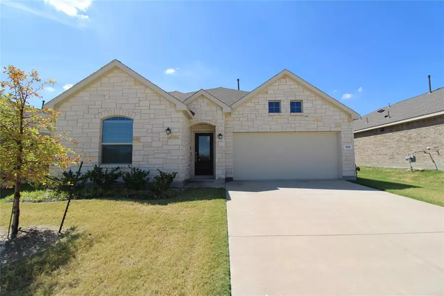 1613 River Crossing Drive, Anna, TX 75409