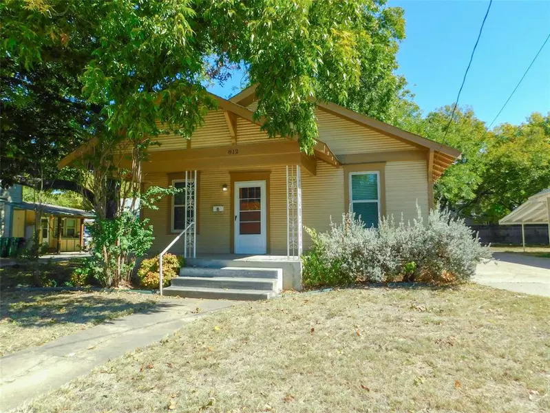 812 N Elm Street, Denton, TX 76201