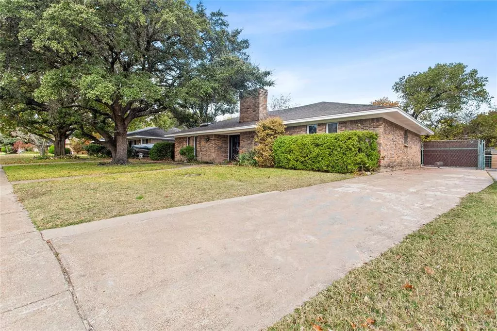 Plano, TX 75075,2727 N Cypress Circle