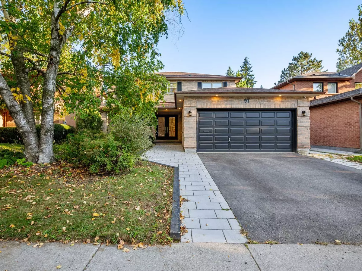 Aurora, ON L4G 3V4,97 Golf Links DR