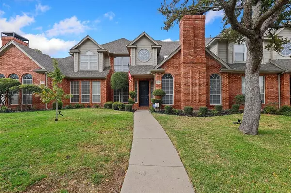 2838 Forestwood Drive,  Arlington,  TX 76006