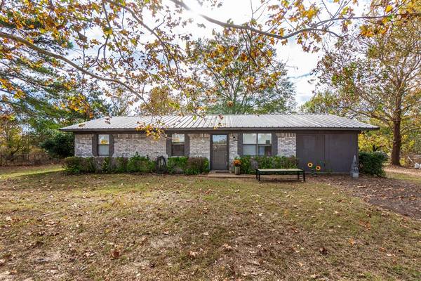 682 Sunflower Rd, Gilmer, TX 75644