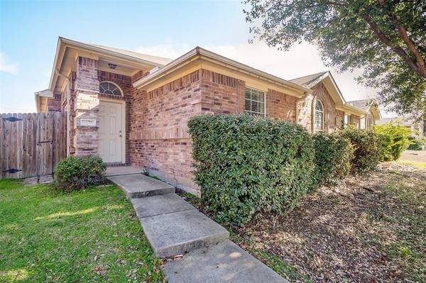 1628 Myrtle Drive, Little Elm, TX 75068