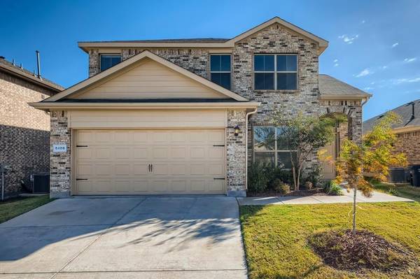 8408 Artesian Spring Drive, Fort Worth, TX 76131