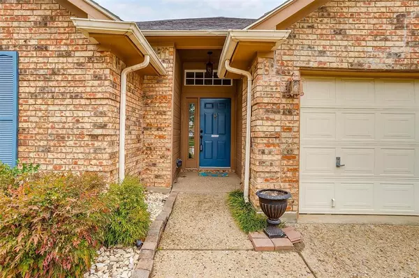 Arlington, TX 76017,904 Hillwood Court