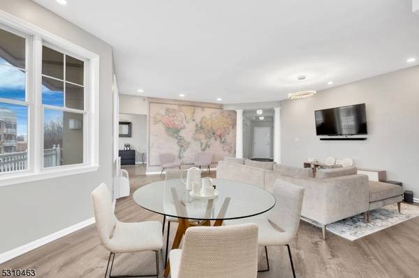 4 Constellation Pl #310,  Jersey City,  NJ 07305