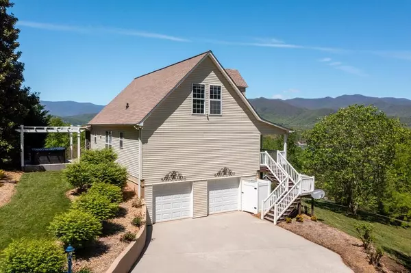 119 Eagles View Crescent, Hayesville, NC 28904