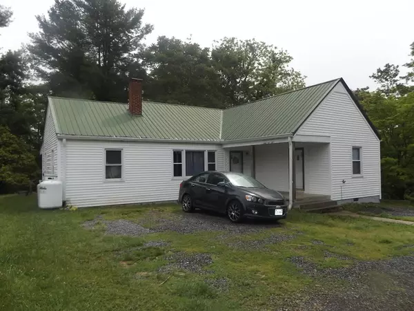 25 Ginger Ln., Hillsville, VA 24343