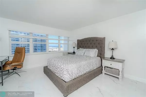 Fort Lauderdale, FL 33316,2100 S Ocean Dr  #11B