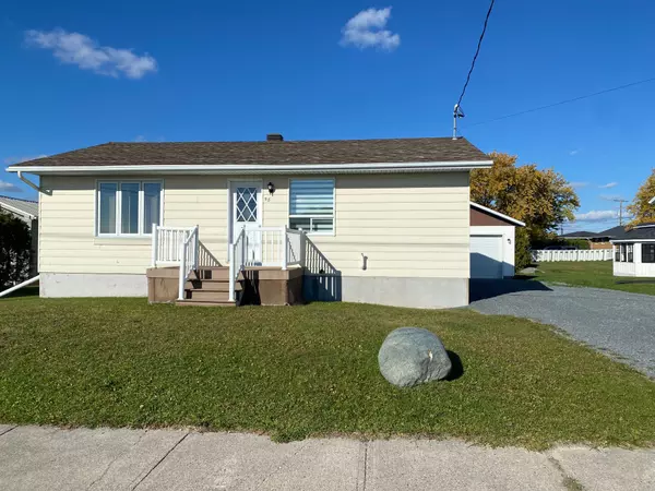 58 Tenth ST W,  Armstrong,  ON P0J 1E0