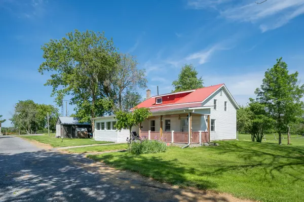 718 Callaghan RD, Tyendinaga, ON K0K 2N0