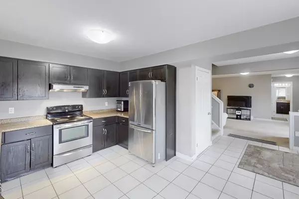 Guelph, ON N1G 0C4,355 Macalister BLVD #21