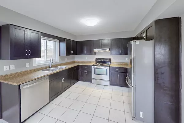 Guelph, ON N1G 0C4,355 Macalister BLVD #21