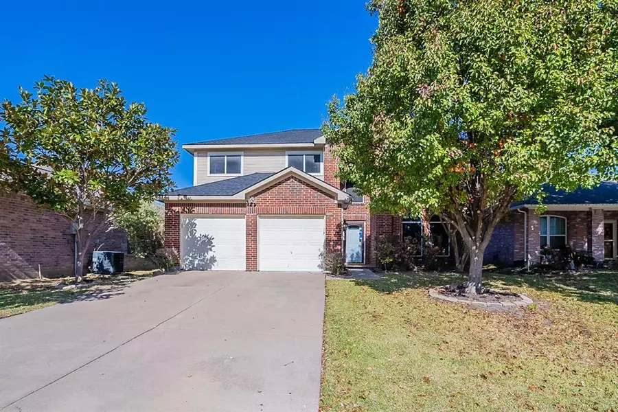 2716 Scarborough Drive, Grand Prairie, TX 75052