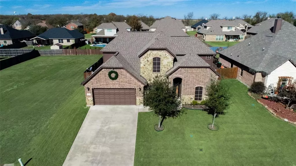 709 Carmen Ana Avenue, Grandview, TX 76050