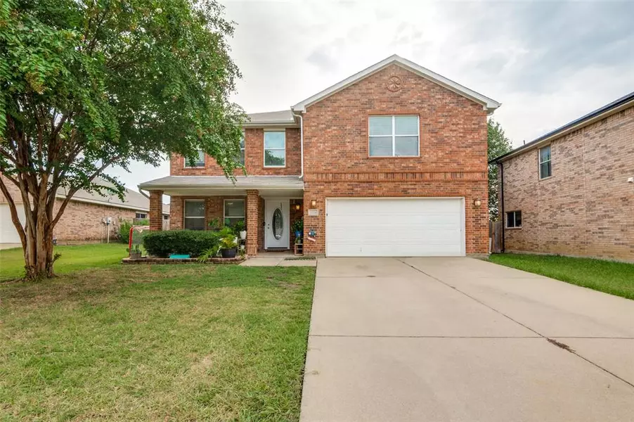 8214 Leaning Oak Court, Arlington, TX 76002