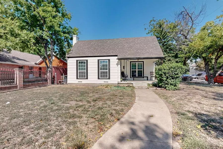 1100 W Waggoman Street, Fort Worth, TX 76110