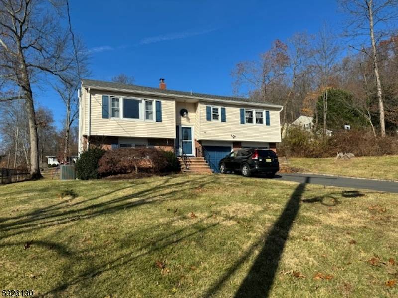 88 Maple Ave, Long Hill Twp., NJ 07980