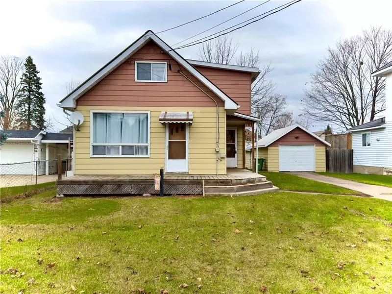 701 FISCHER ST, Pembroke, ON K8A 6K4