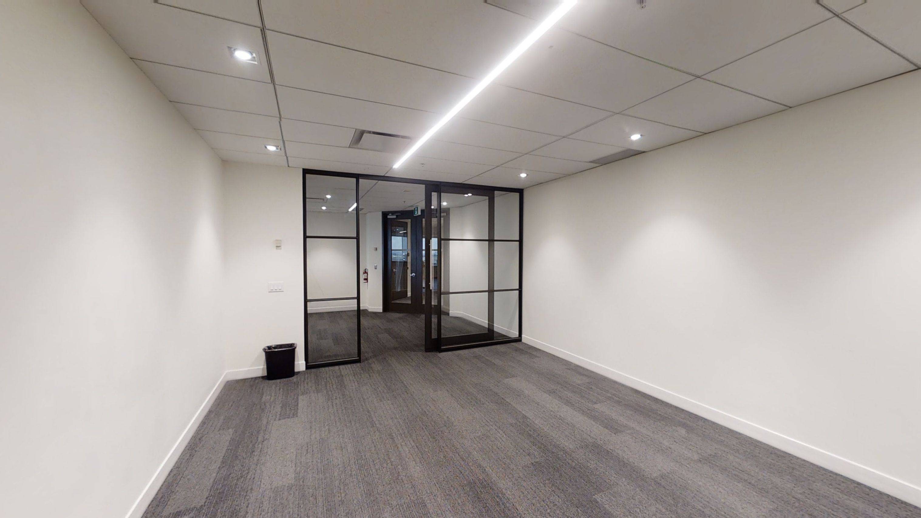 Mississauga, ON L4W 5A4,2680 Skymark AVE #902