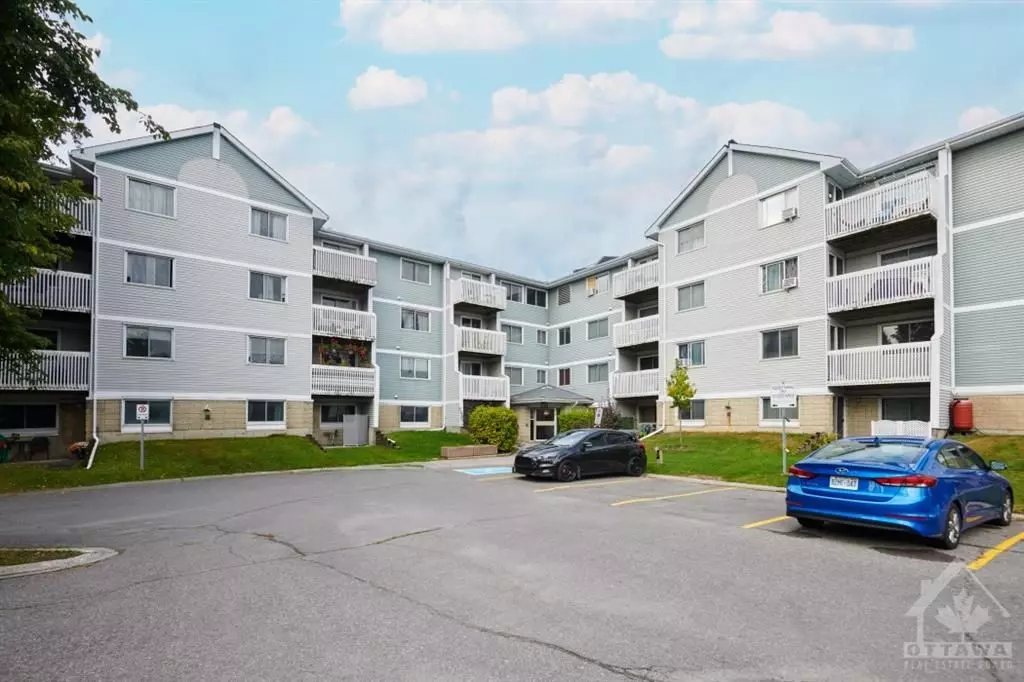 Cityview - Parkwoods Hills - Rideau Shore, ON K2E 7X2,212 VIEWMOUNT DR #204