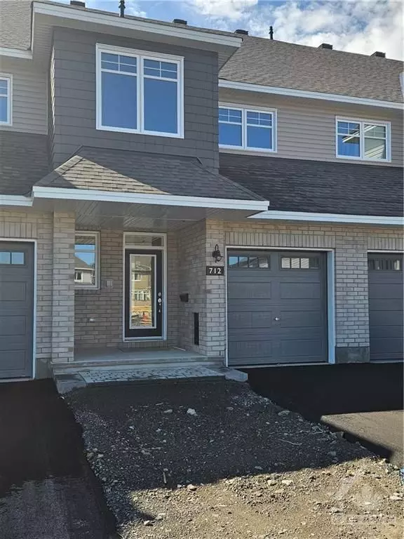 Barrhaven, ON K2J 7A5,712 PIPIT LN