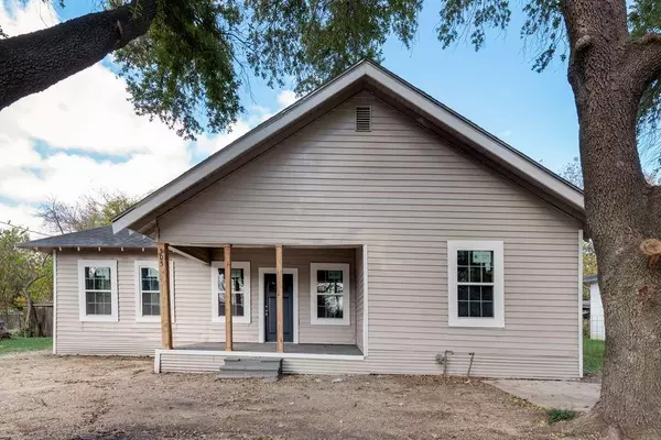 305 E 11th Street, Kemp, TX 75143