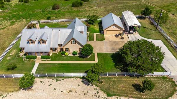 3450 Cripple Creek Court, Granbury, TX 76048