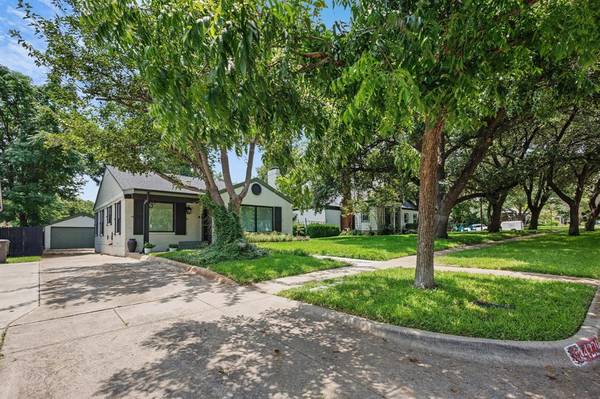 4229 Calmont Avenue,  Fort Worth,  TX 76107