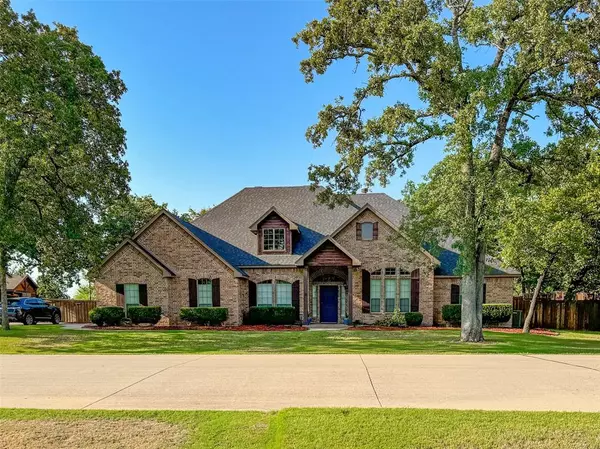 208 Woodland Drive, Krugerville, TX 76227