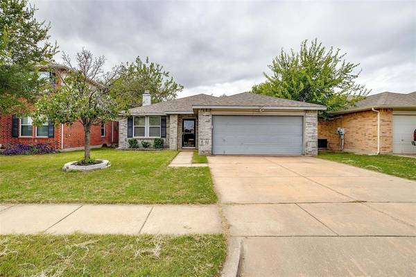 5037 Village Stone Court,  Fort Worth,  TX 76179