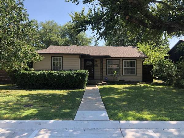 302 Bowie Street,  Roanoke,  TX 76262