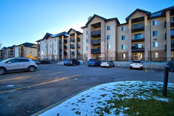 Airdrie, AB T4B3H7,304 Mackenzie WAY Southwest #7413