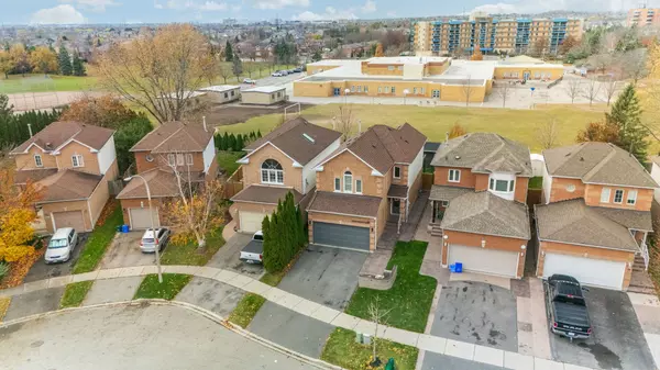 14 Steele Valley CT, Whitby, ON L1R 2M4