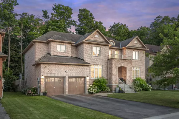 28 Camelot SQ, Barrie, ON L4M 0C3