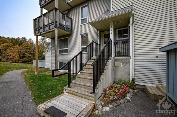 Kanata, ON K2L 3X2,716 TANGUAY CT