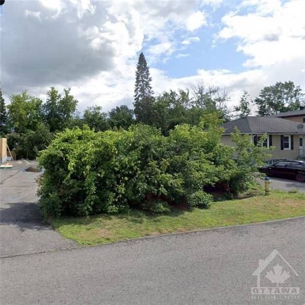 1640 KINGSDALE AVE, Blossom Park - Airport And Area, ON K1T 1H4