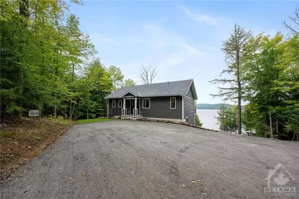 Madawaska Valley, ON K0J 1B0,814 LAKEWOODS DR