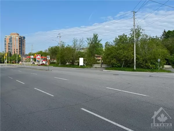 Crystal Bay - Rocky Point - Bayshore, ON K2H 5A4,3077 CARLING AVE