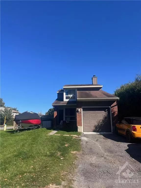 Cyrville - Carson Grove - Pineview, ON K1B 5K8,1631 SAXONY CRES