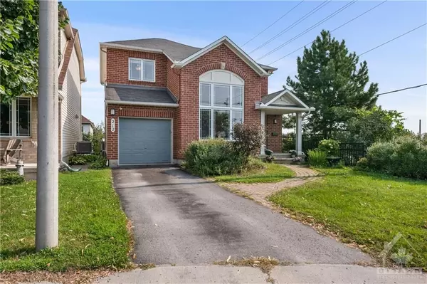 Barrhaven, ON K2G 7B1,212 WILLOW CREEK CIR