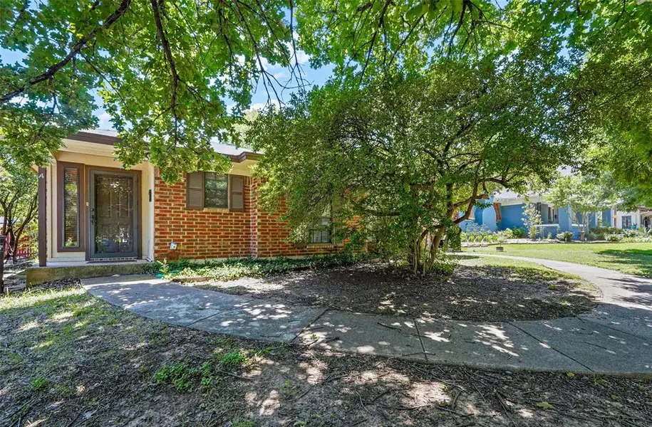 2123 Mistletoe Avenue #A, Fort Worth, TX 76110