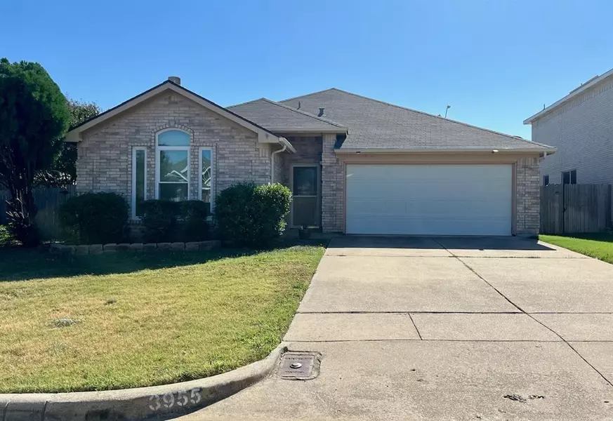 3955 Busch Gardens Drive, Fort Worth, TX 76123